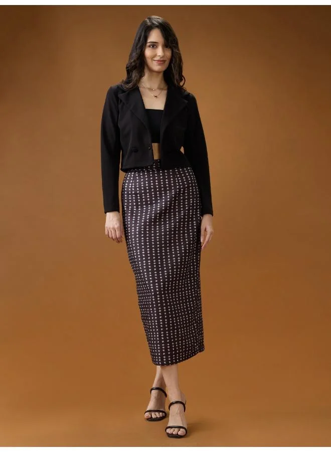 جلو باص جوبس تنورة ميدي مستقيمة بخصر متوسط وفتحة خلفية بطبعة رقمية متوازية باللونين الأسود والأبيض